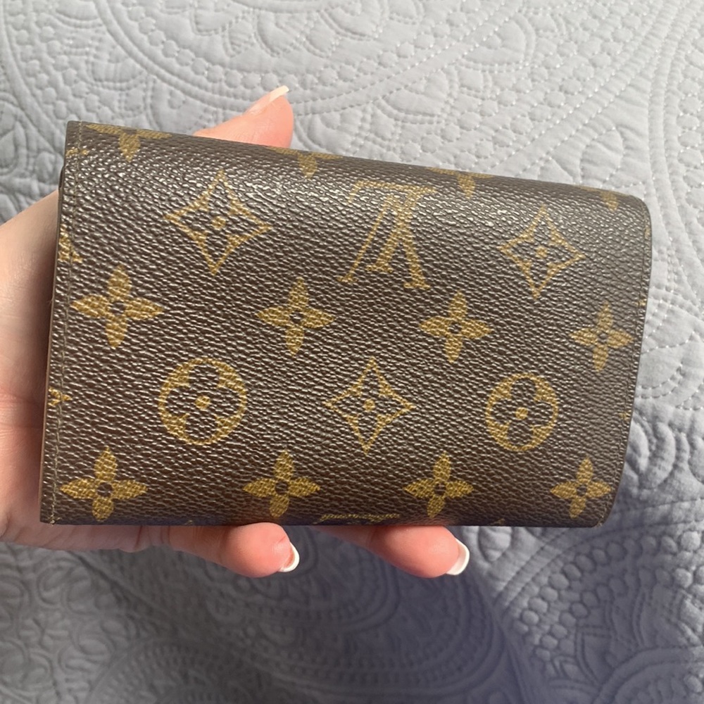 Louis Vuitton Monogram Canvas Brown & Gold Wallet - Picture 4 of 16